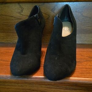 Ann Taylor Elegant Black Women's Shoes w/Animal Print Heel